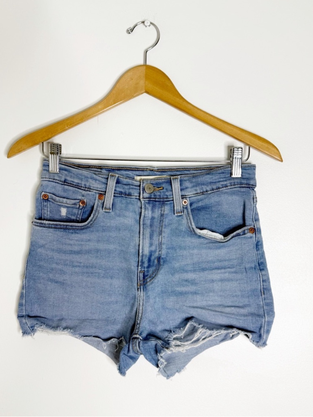 Levi’s High Rise Cutoff Shorts 27 Light Wash Distressed Raw Hem